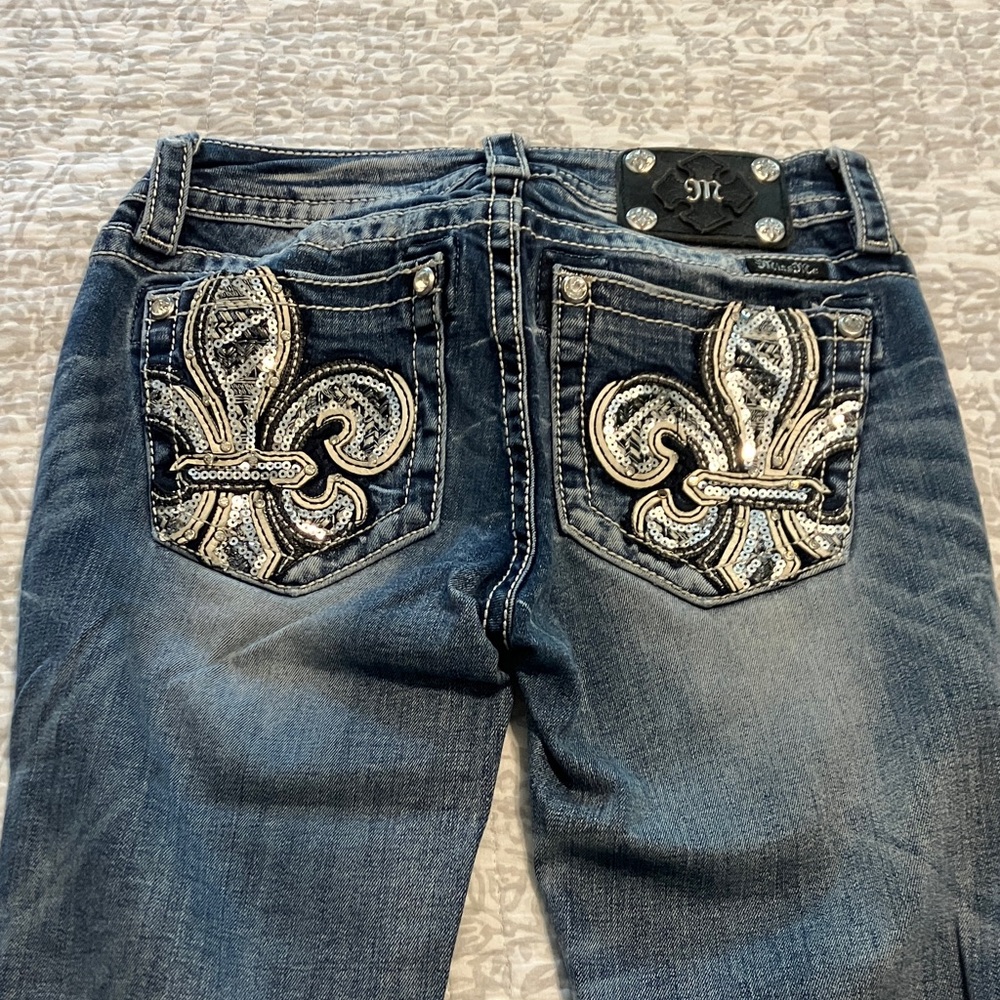 Miss Me Capris Fleur-de-Lis Embellishments